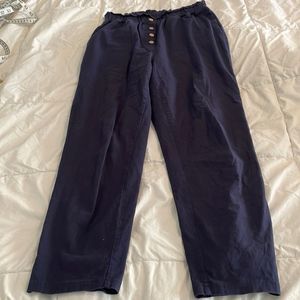 Size medium navy pants not sure what they’re made of straight leg